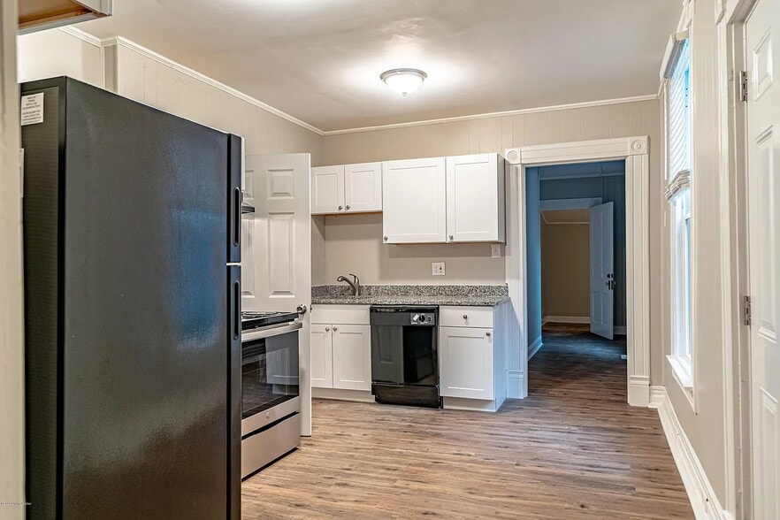 Building Photo - 1031 Dixon Ave