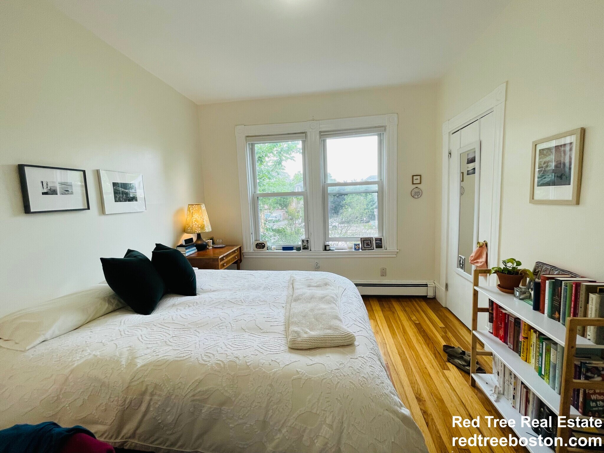 Building Photo - 10 Houghton St