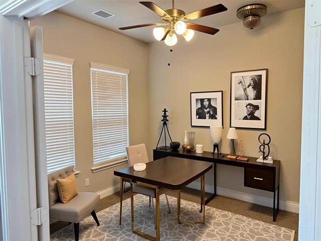 Building Photo - 210 Jacaranda Dr