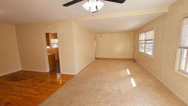 Building Photo - 3 BD 1.5 BA in Montclair Subdivision