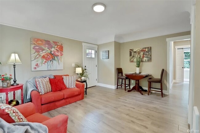 Building Photo - 3819 21st Ave SW