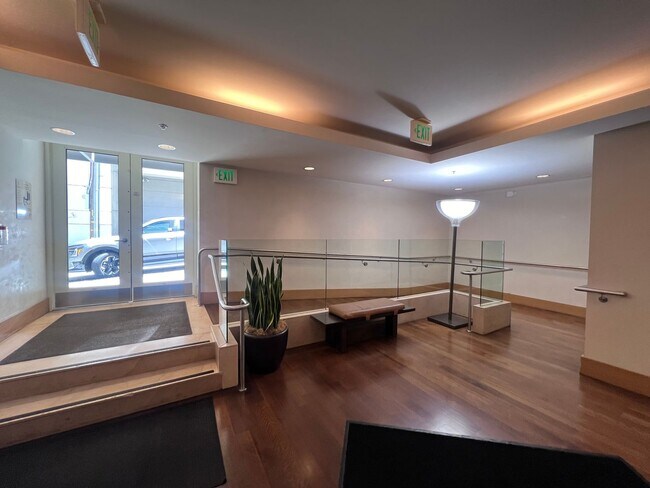 Building Photo - Epic REA - Spacious & Open floor plan 1BR +1BA in the Rincon Hill neighborhood