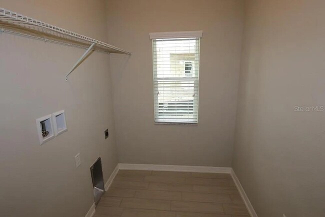 Building Photo - 29897 Southwell Ln