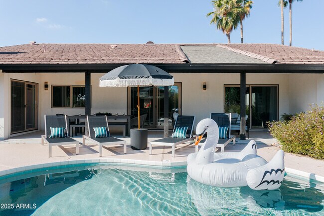 Building Photo - 12271 N 74th St