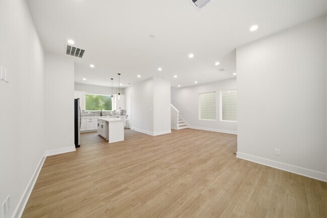 Building Photo - 1400 Cedar Post Ln