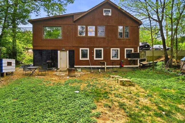 Building Photo - 5067 E Miami River Rd