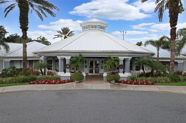 Building Photo - 2310 Silver Palm Dr