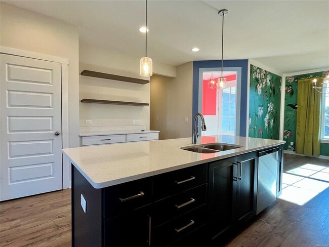 Building Photo - 876 Hedgefield Way