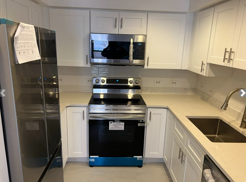 Building Photo - 476 Commonwealth Ave