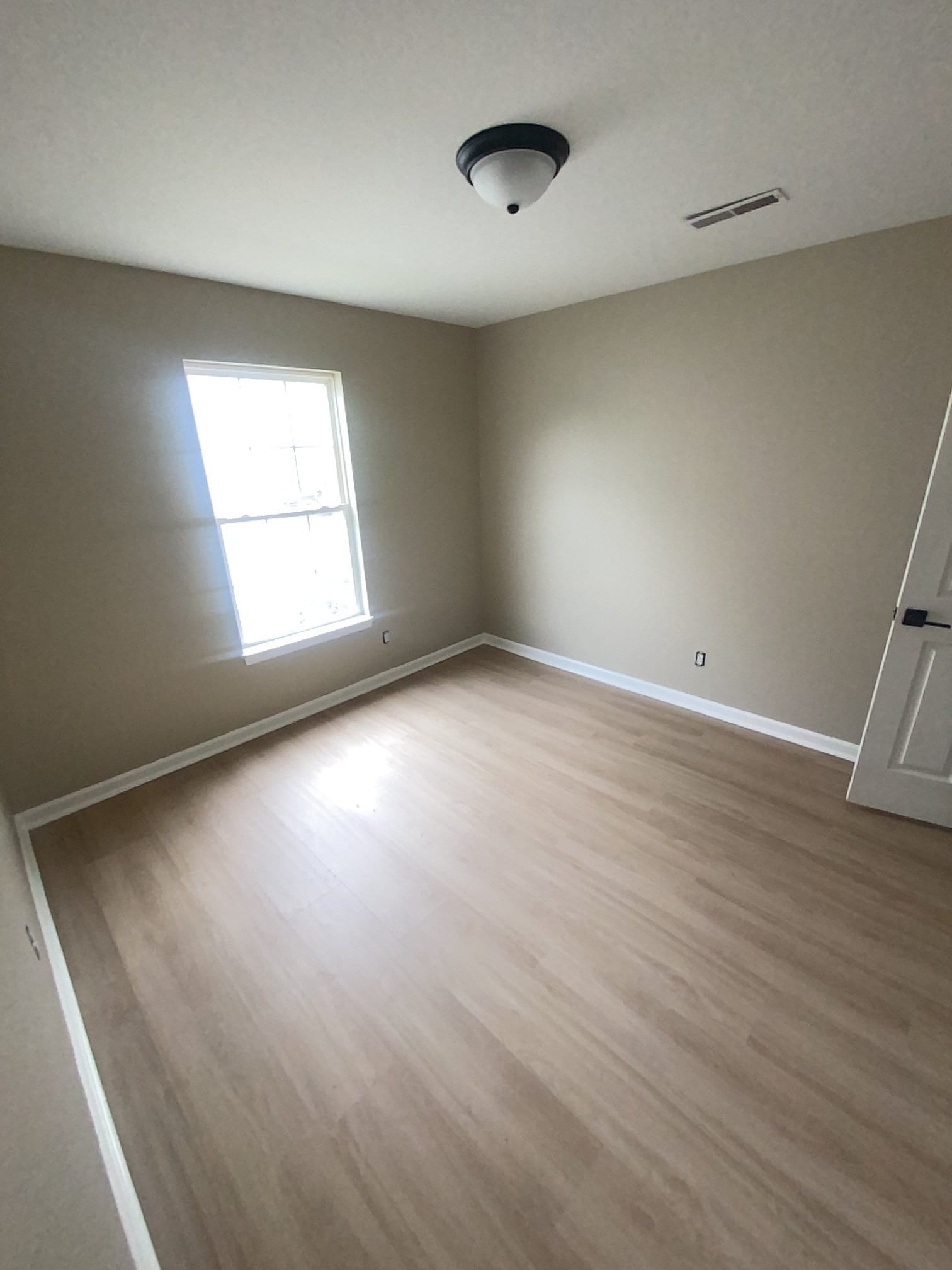 Building Photo - 3329D Moorewood Dr