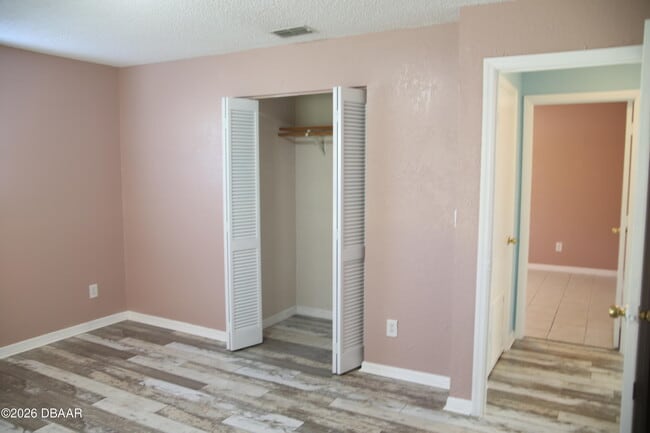 Building Photo - 277 Galbraith Ave