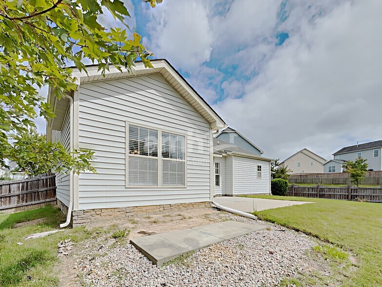 Building Photo - 4404 Johnstown Dr