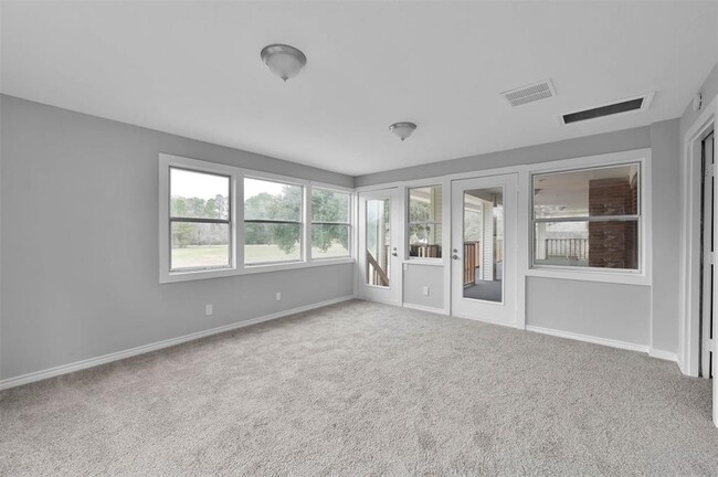 Building Photo - 549 Brandon Rd