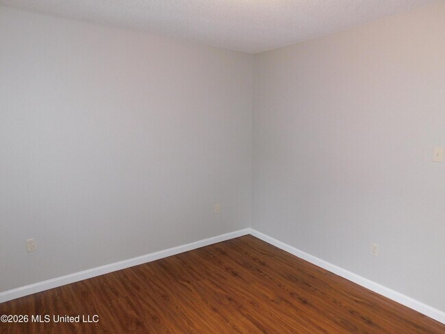 Building Photo - 5539 Bradley Dr