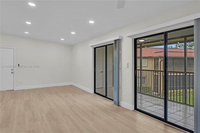 Building Photo - 10959 W Clairmont Cir