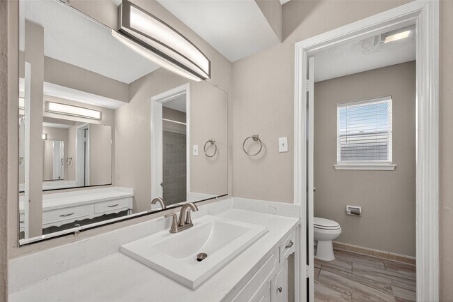 Building Photo - 11447 Kirkvalley Dr