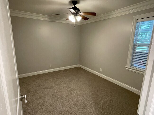 Building Photo - 146 Lower Hillside Dr