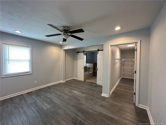 Building Photo - 929 Fleetwood Dr