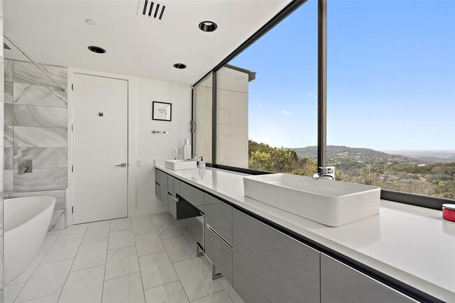 Building Photo - 1501 Ridgecrest Dr