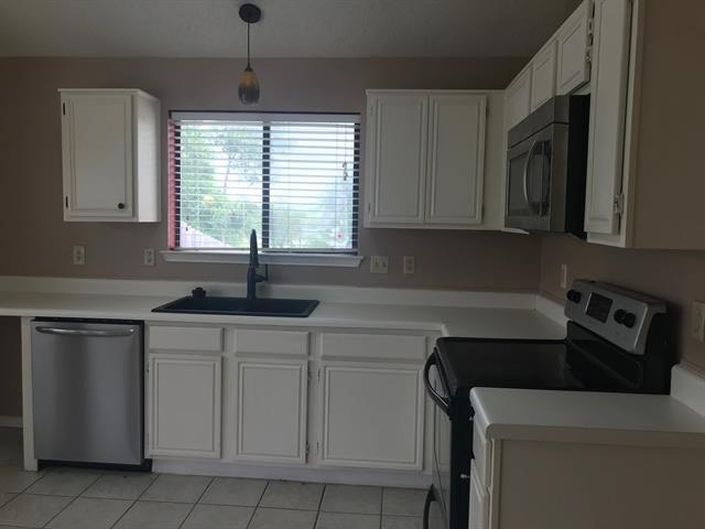 Building Photo - 702 Long Hill Ct