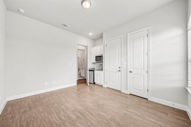 Building Photo - 1813 Mazarro Dr