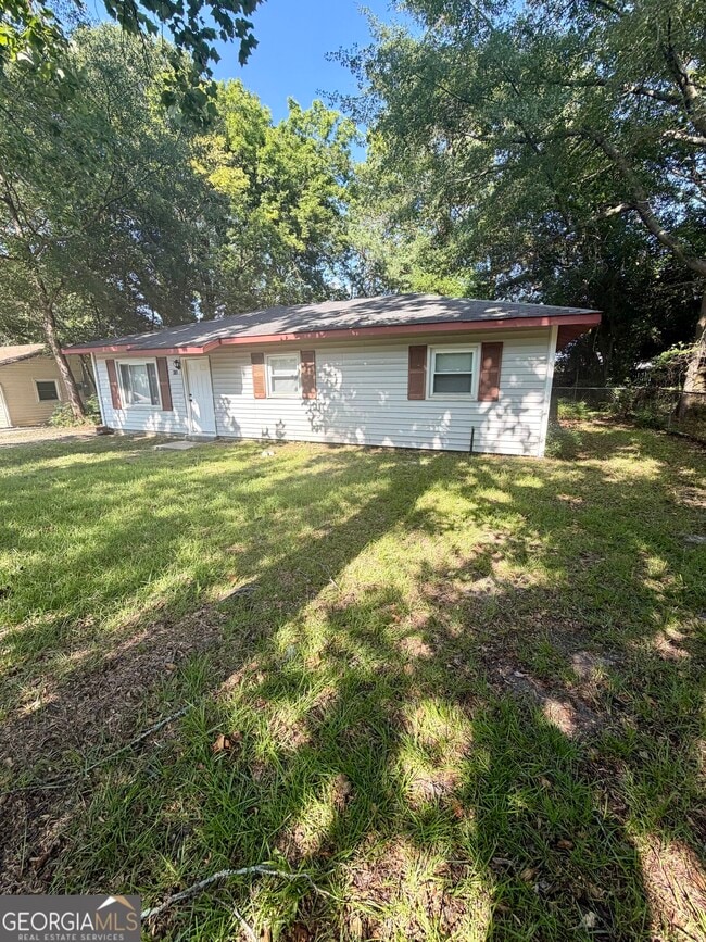 Building Photo - 814 Crestwood Terrace