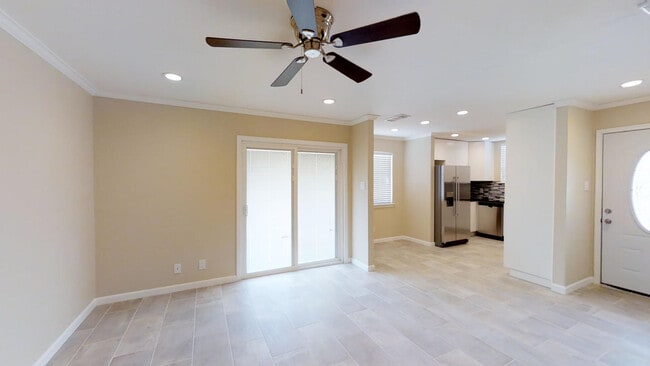 Building Photo - Cozy home by Fort Hood Airfield FULLY REMO...