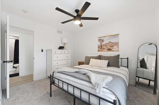 Building Photo - 8649 E Royal Palm Rd