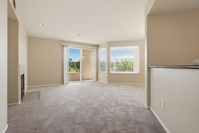 Building Photo - 823 Kalpati Cir