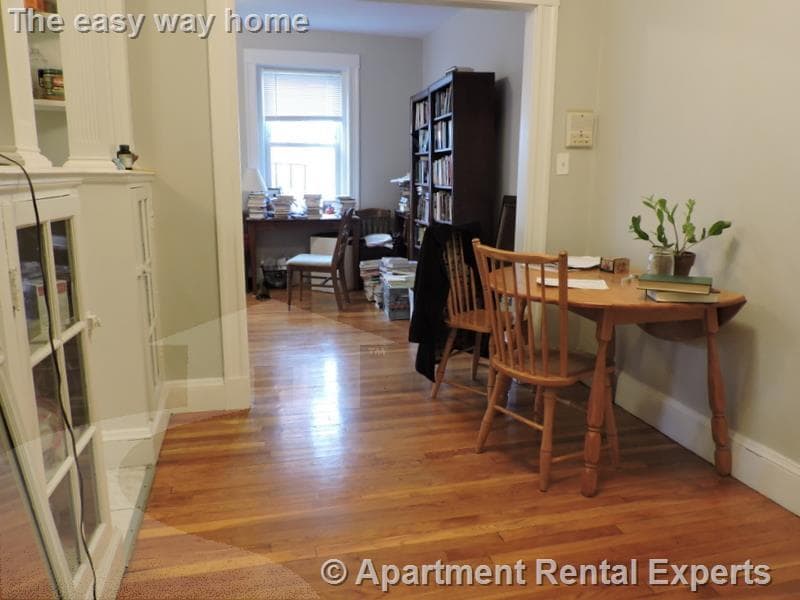 Building Photo - 11 Gray St