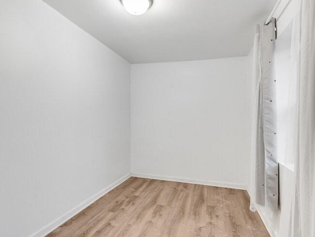 Building Photo - 608 Woodruff Ave