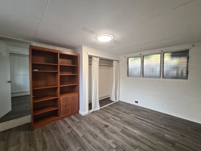 Building Photo - 3341 Monsarrat Ave