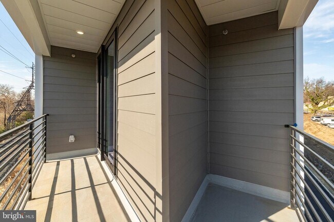 Building Photo - 3449 Scotts Ln