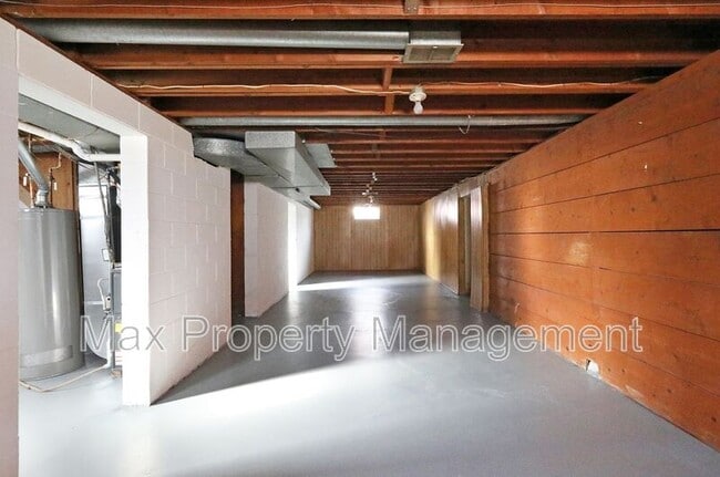 Building Photo - 3300 Bel Aire Rd