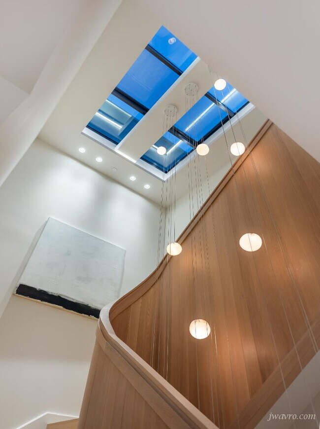 Building Photo - 17 Guy Pl