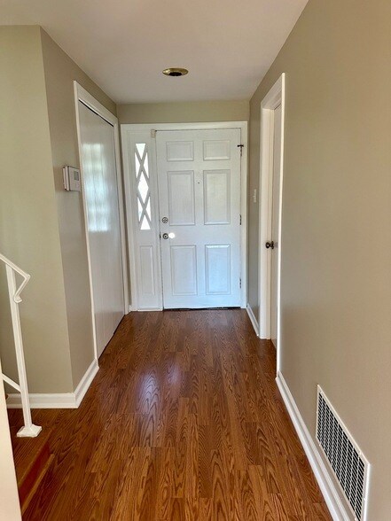 Building Photo - 440 W Arquilla Dr