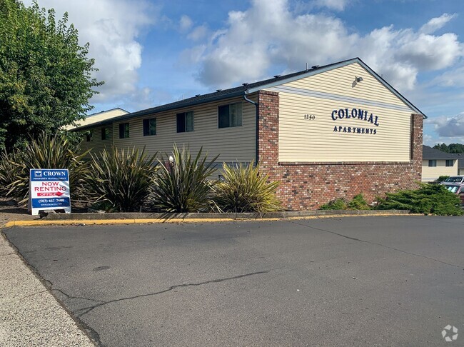 Building Photo - COLONIAL APARTMENTS