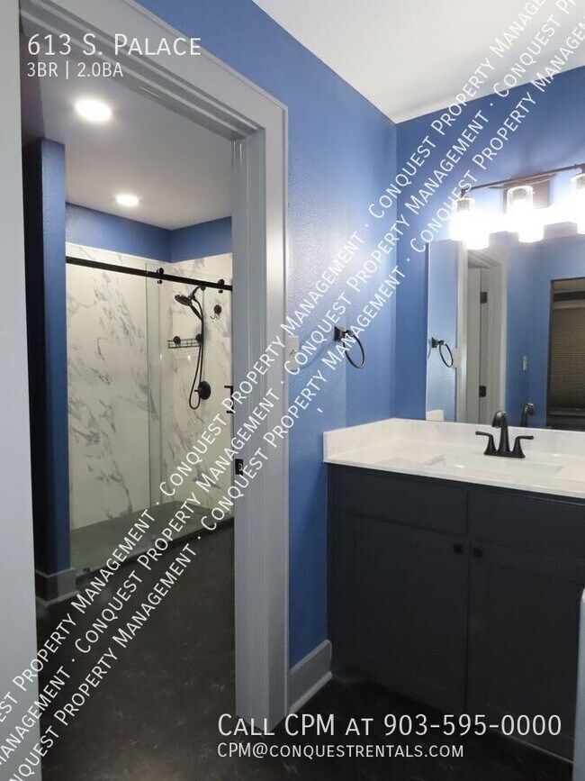 Building Photo - 613 S. Palace-