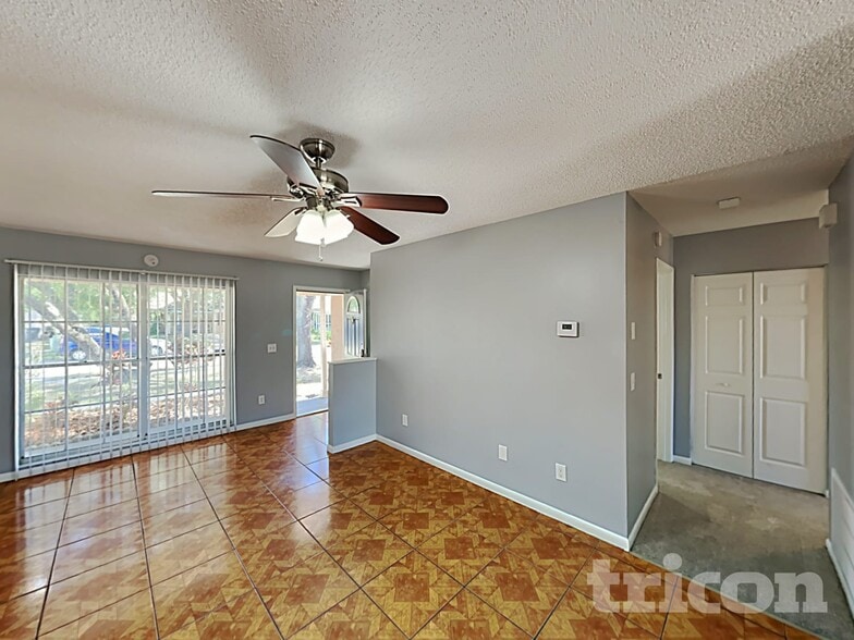 Building Photo - 8206 Clermont St