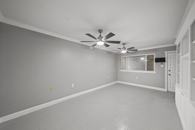 Building Photo - 4040 San Felipe St