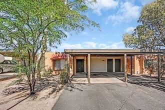 Building Photo - Vaulted Elegance in Old Spanish Trail