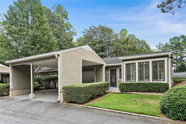 Building Photo - 2949 Torreya Way SE