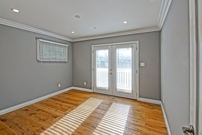 Building Photo - 202 Whiting St