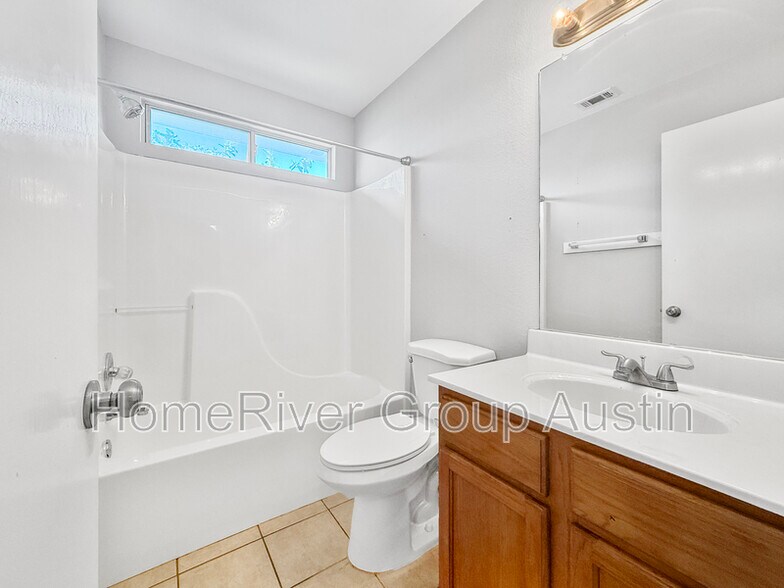 Building Photo - 1103 Sunflower Ct