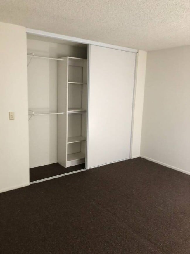 Building Photo - Moorpark 3 Bedroom 2 Full Bathroom close to Moorpark College