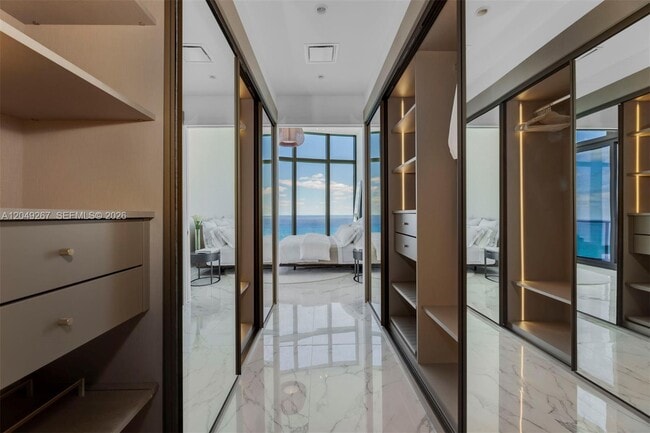 Building Photo - 15701 Collins Ave