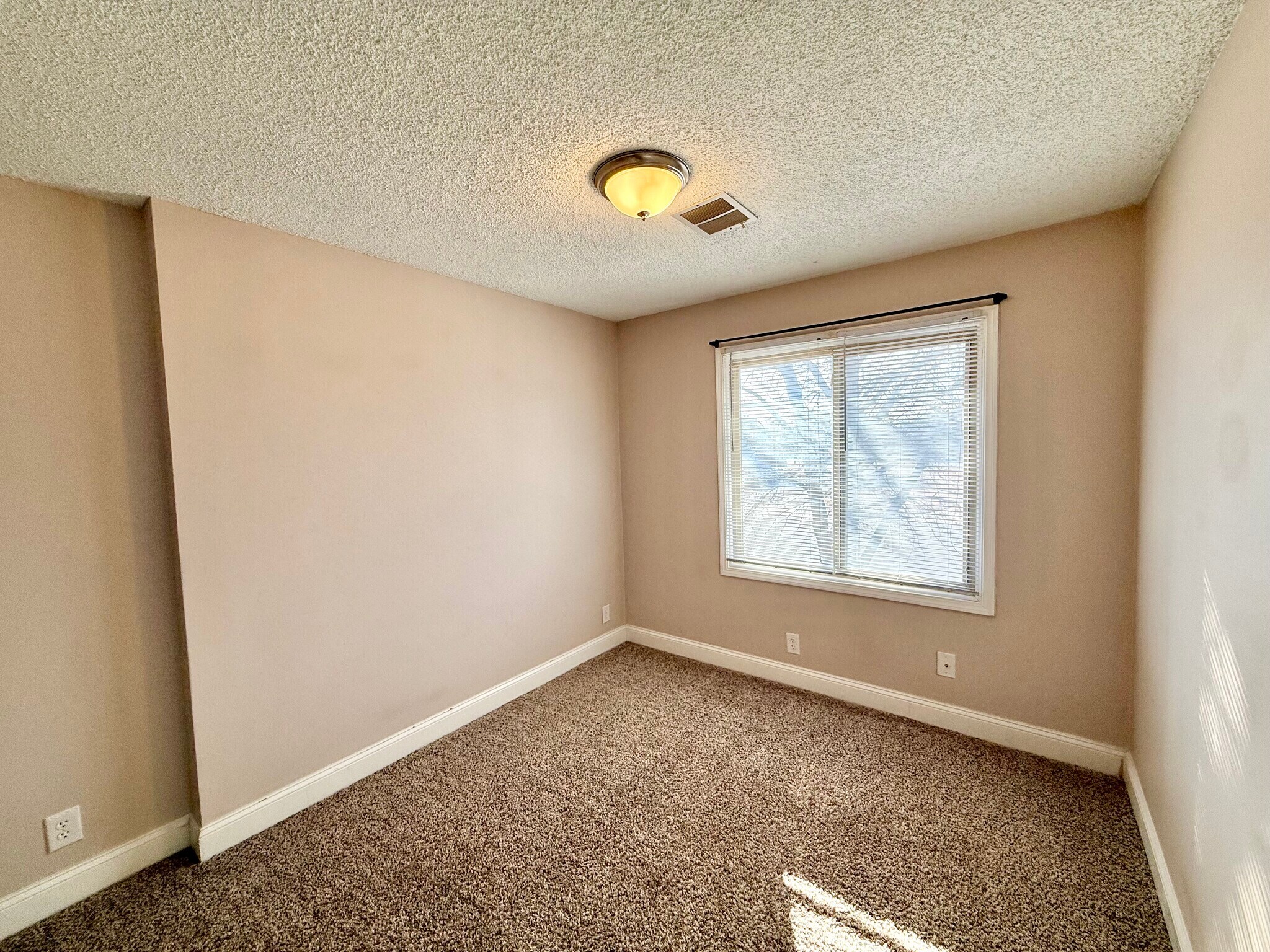 Bedroom 2 - 1428 N Wood Ct