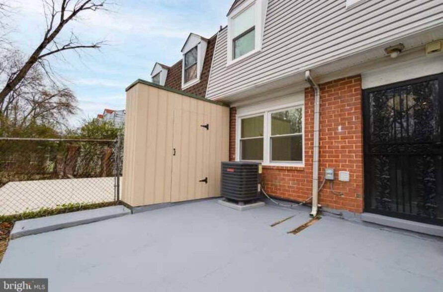 Backyard - 1722 Allendale Pl