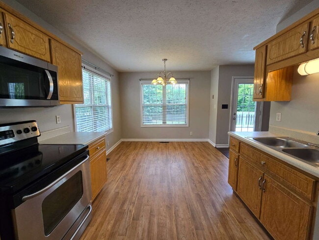Building Photo - 3225 Veranda Cir