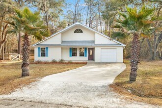 Building Photo - No HOA! Large Lot!